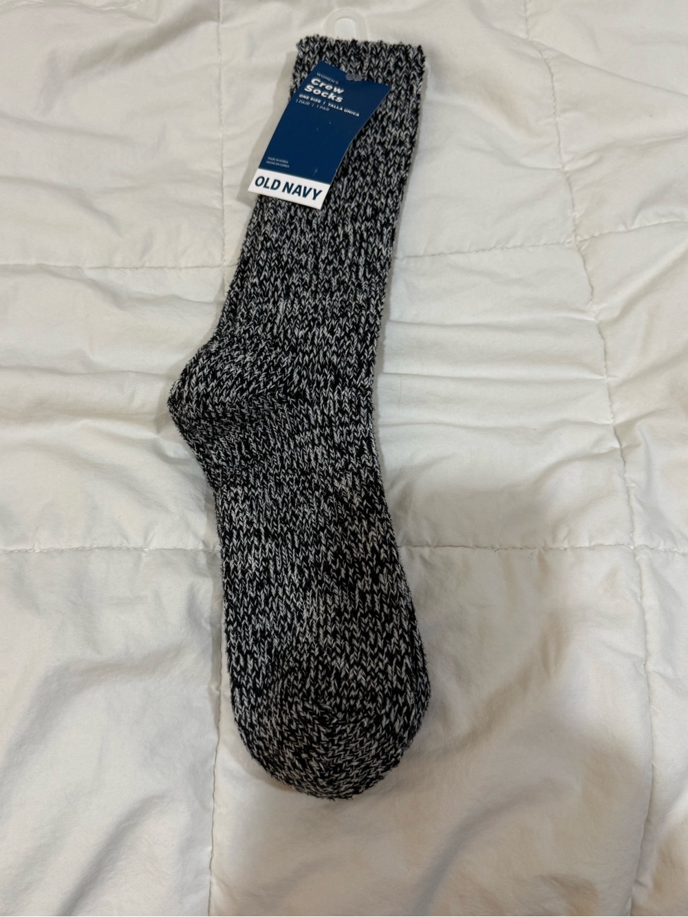 Old Navy Women’s Black & White Marled Crew Socks - Thick Knit